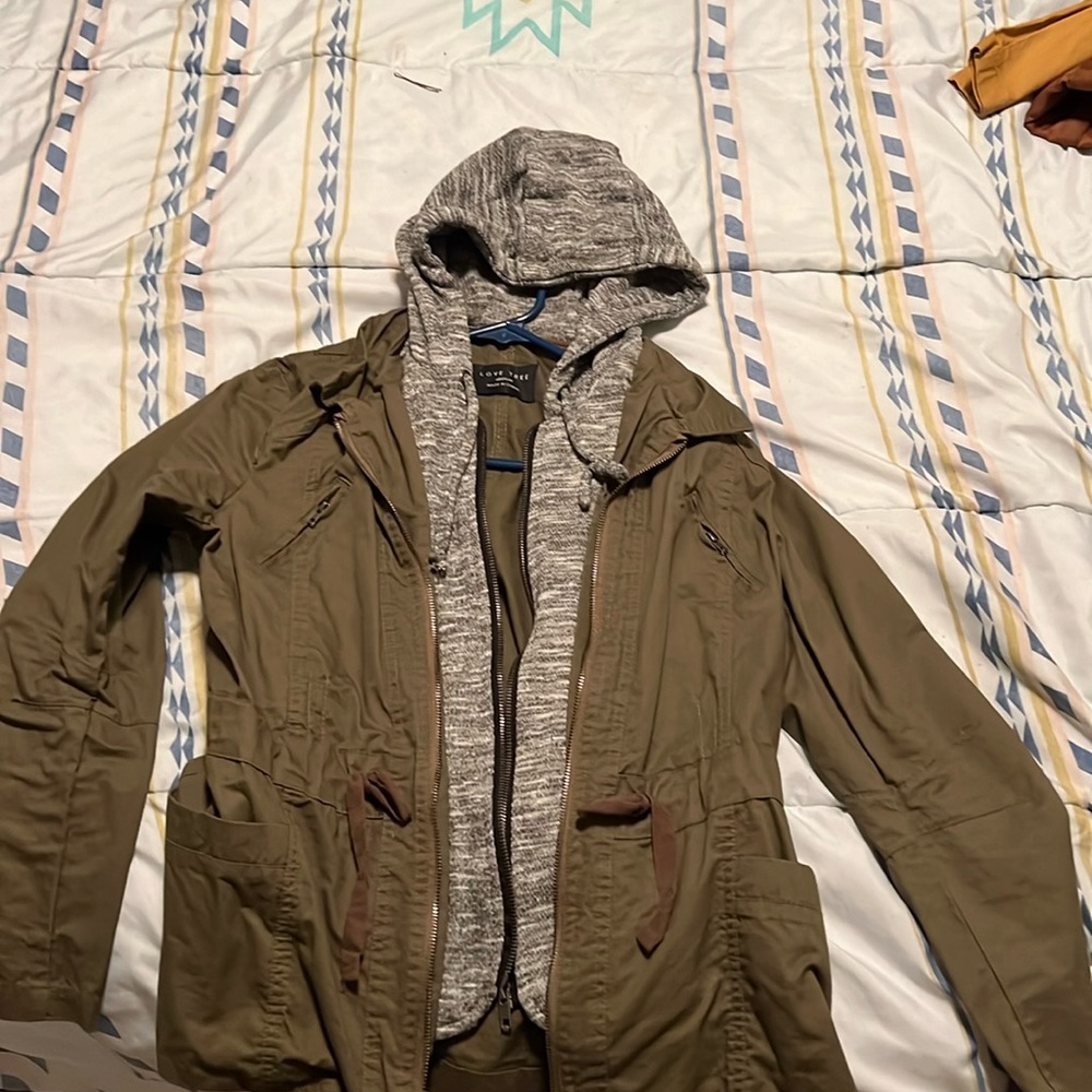Women’s m utility jacket. Olive, love tree brand.